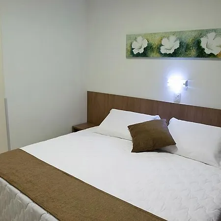 Al Mare فندق بوليخرونو